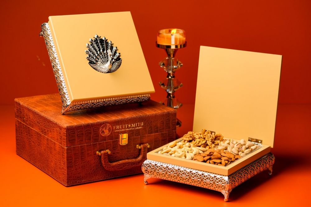 Peacock Nutty Hamper(Silver Plated)