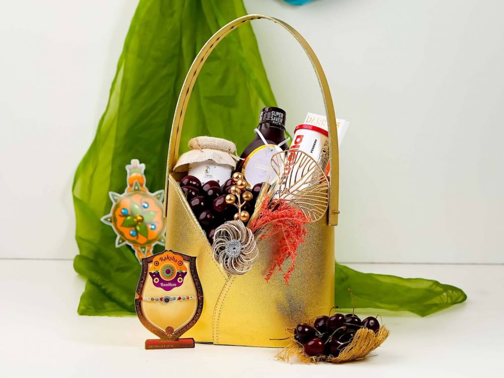 Rakhi Hamper 8