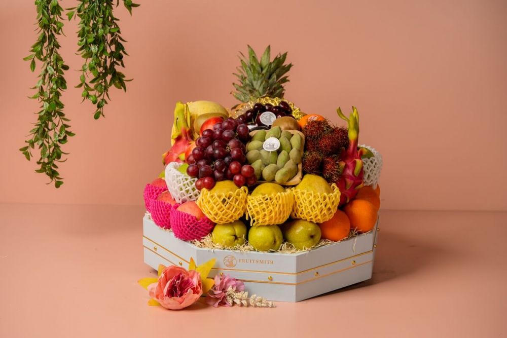  Fresh Abundence Luxury Fruit Gift Tray 